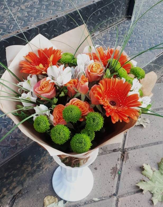 Букет цветов из: Герберы, Хризантемы, Альстромерии и Розы в Буланаше