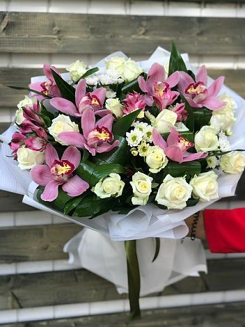 Букет цветов из: Розы и Хризантемы в Буланаше