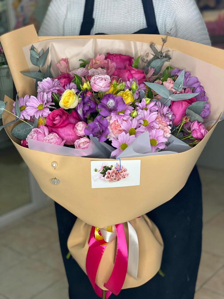 Букет цветов из: Хризантемы, Гвоздики и Альстромерии в Буланаше