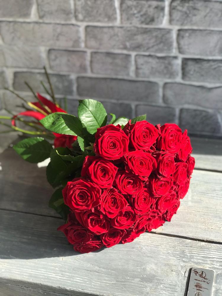 Букет Красные розы Фридом в Буланаше