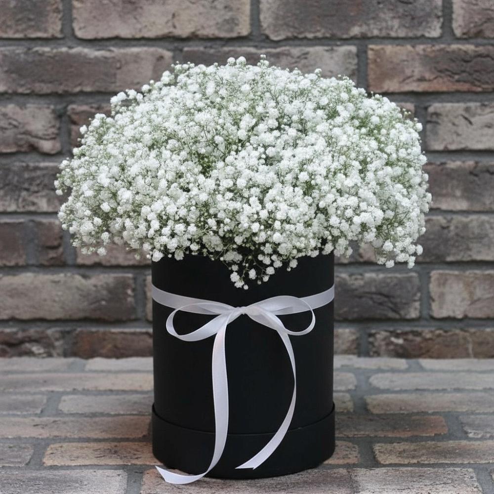 Цветочная композиция из Гипсофила в шляпной коробке в Буланаше