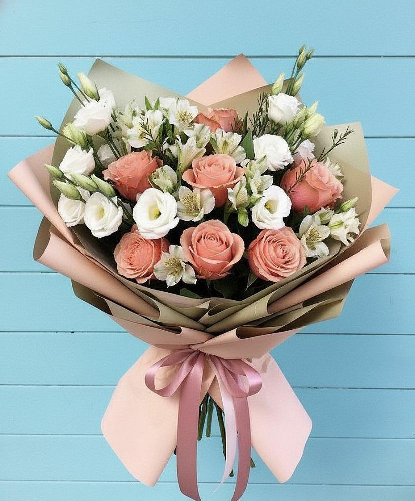 Букет цветов из: Розы, Альстромерии и Лизиантусы в Буланаше