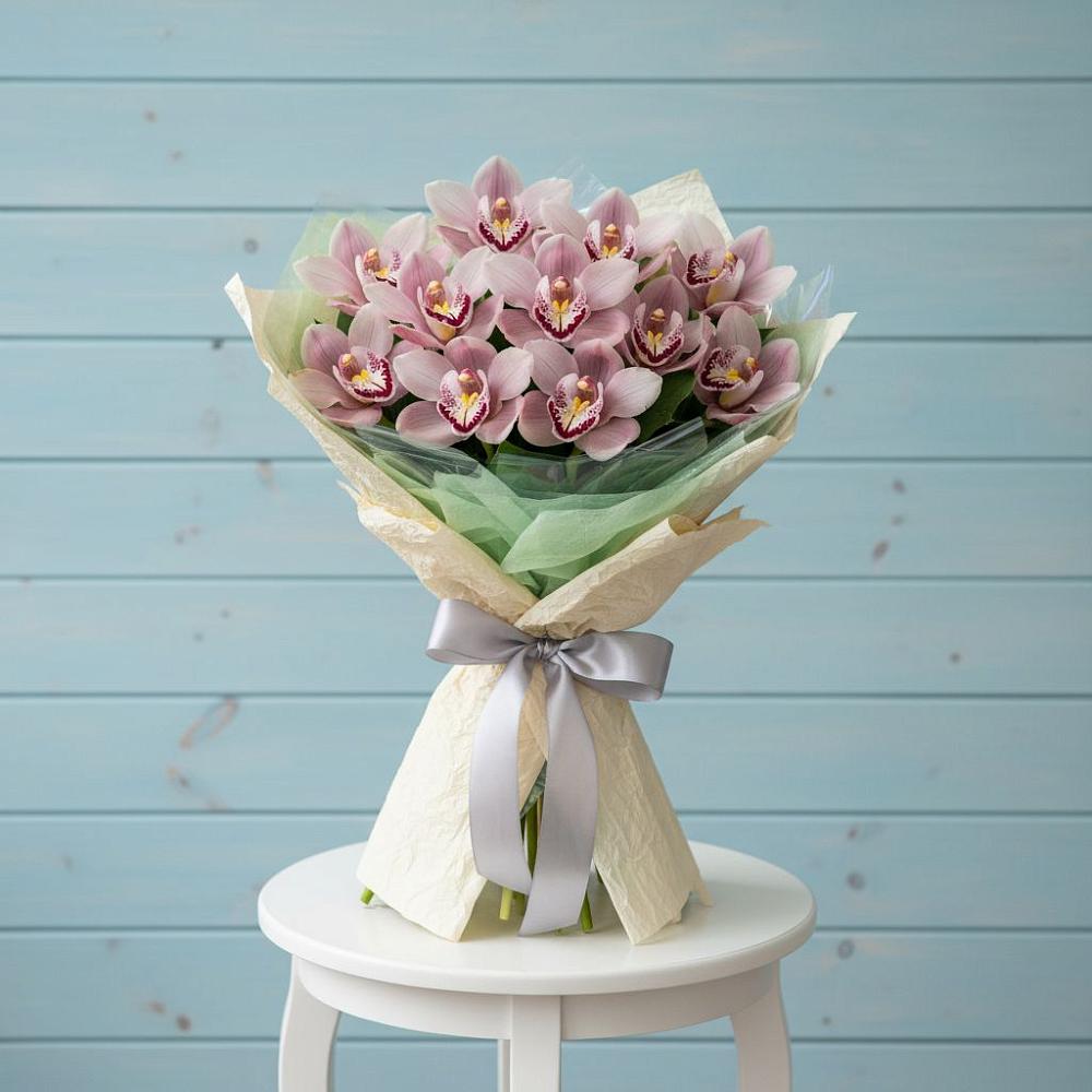 Букет цветов из: Орхидеи и Розы в Буланаше