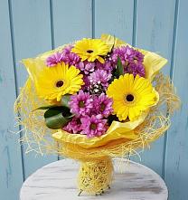 Букет цветов из:  Хризантемы и Герберы в Буланаше