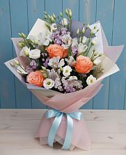 Букет цветов из:  Лизиантусы, Розы, Альстромерии и Гипсофила в Буланаше