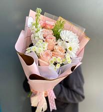 Букет цветов из:  Хризантемы и Розы в Буланаше