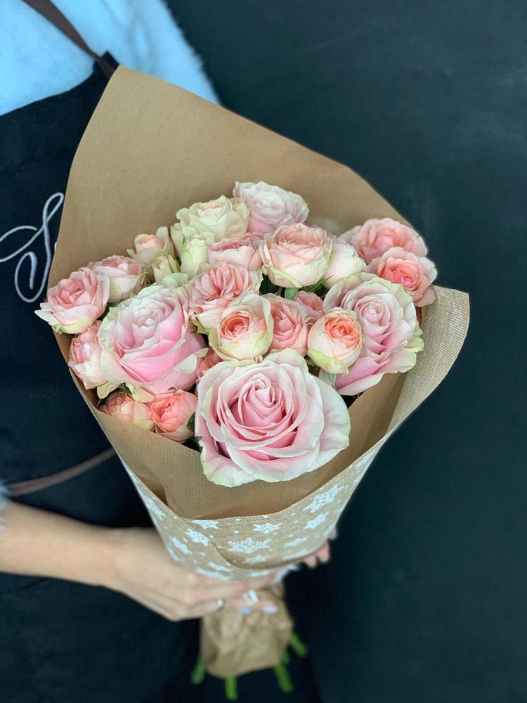 Букет цветов из: Хризантемы и Розы в Буланаше