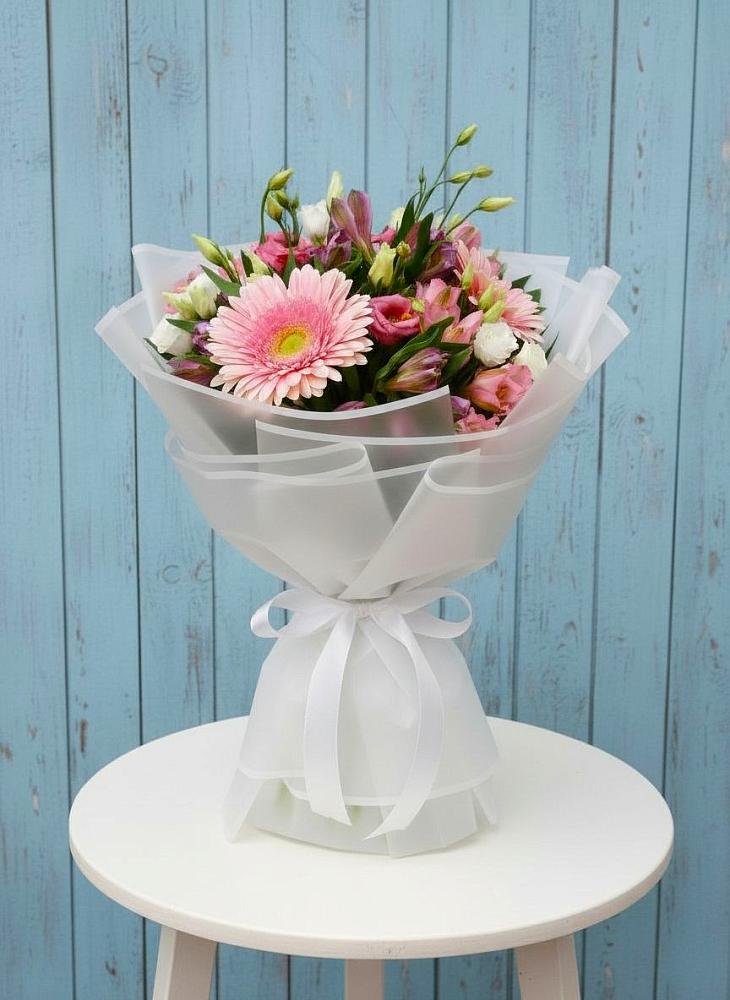 Букет цветов из: Герберы, Альстромерии и Лизиантусы в Буланаше