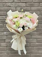 Букет цветов из:  Гвоздики, Розы, Лизиантусы и Хризантемы в Буланаше