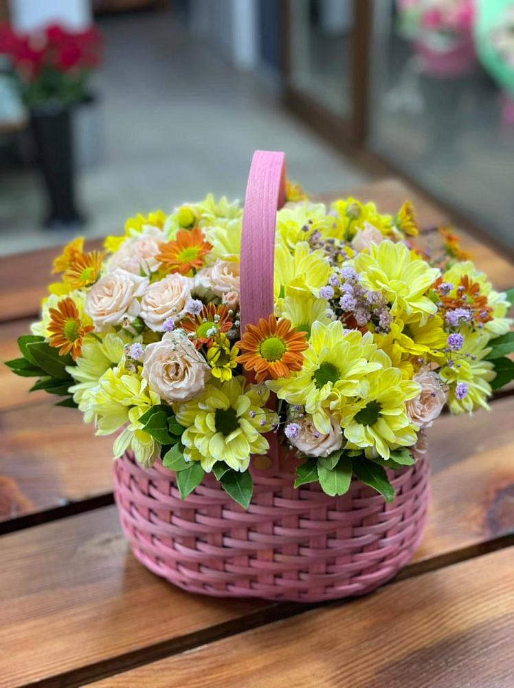 Цветочная композиция из Хризантемы и Розы в корзине в Буланаше