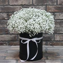 Цветочная композиция из Гипсофила в шляпной коробке в Буланаше