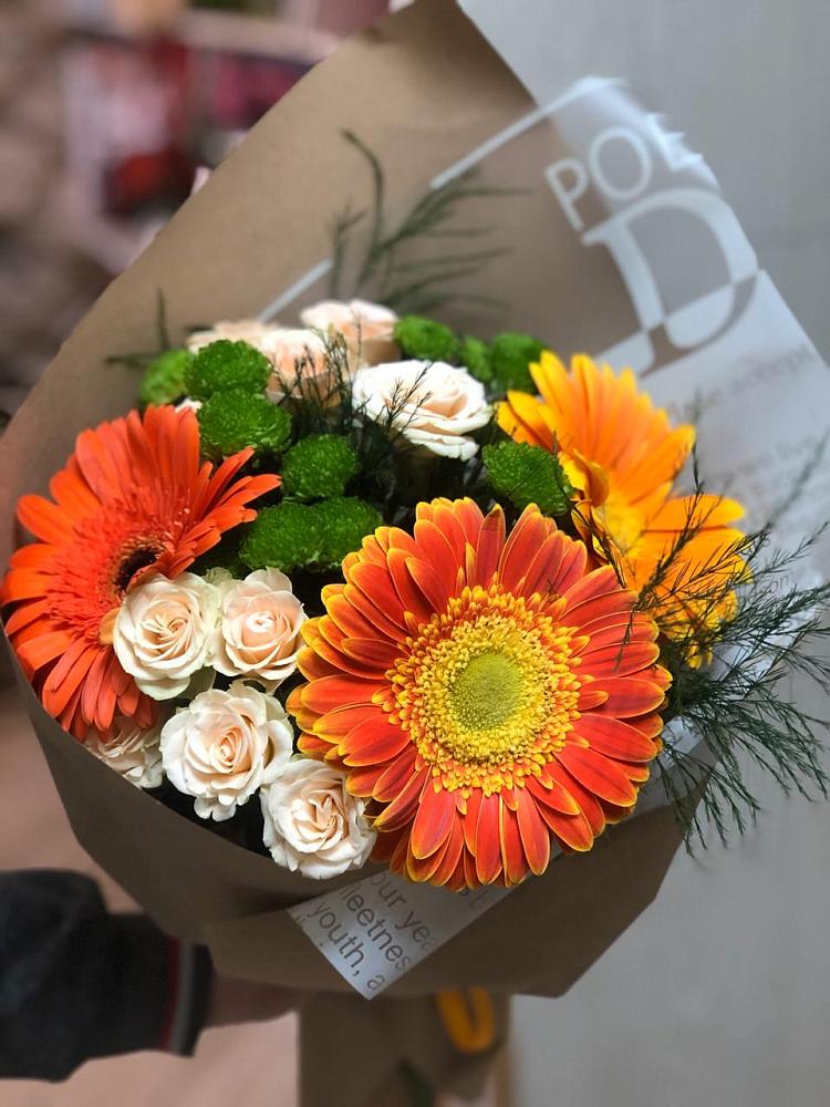 Букет цветов из: Герберы, Хризантемы и Розы в Буланаше