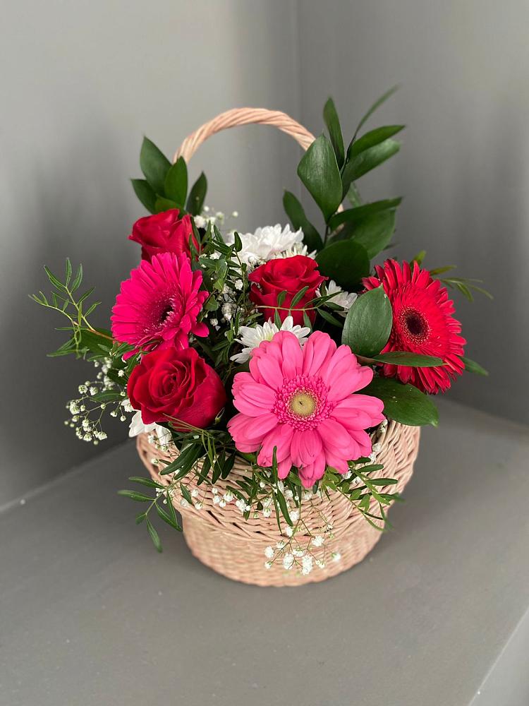 Цветочная композиция из Розы, Хризантемы и Герберы в корзине в Буланаше