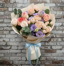 Букет цветов из:  Розы, Лизиантусы и Гвоздики в Буланаше