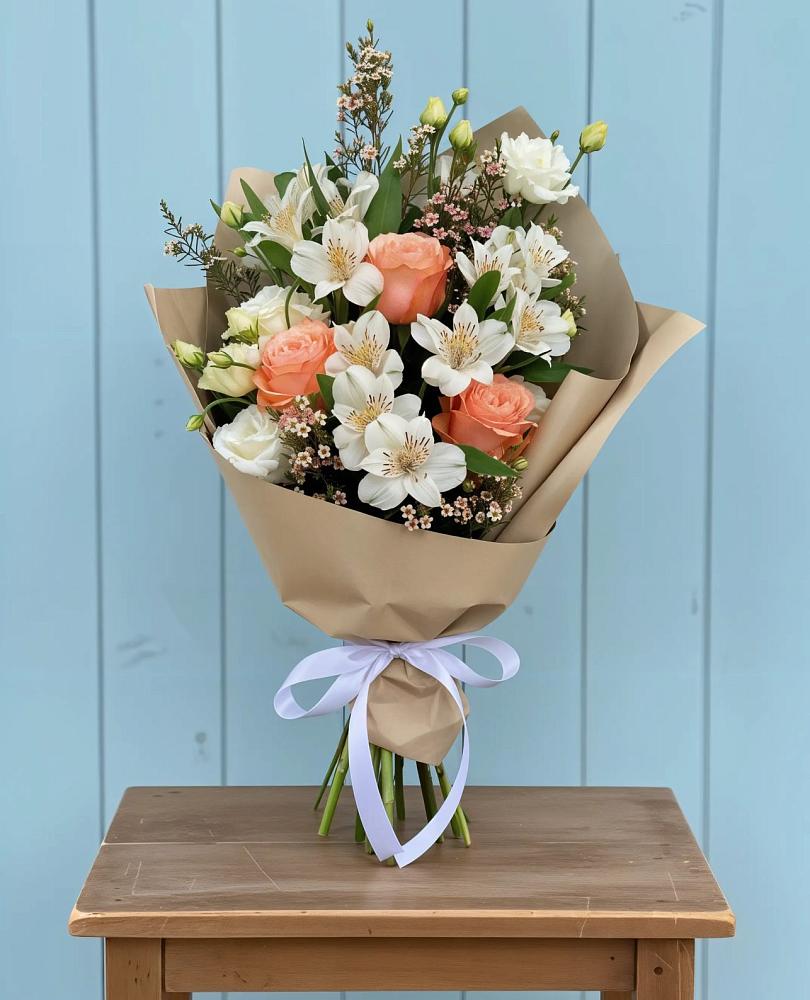 Букет цветов из: Альстромерии, Лизиантусы, Розы и Хризантемы в Буланаше